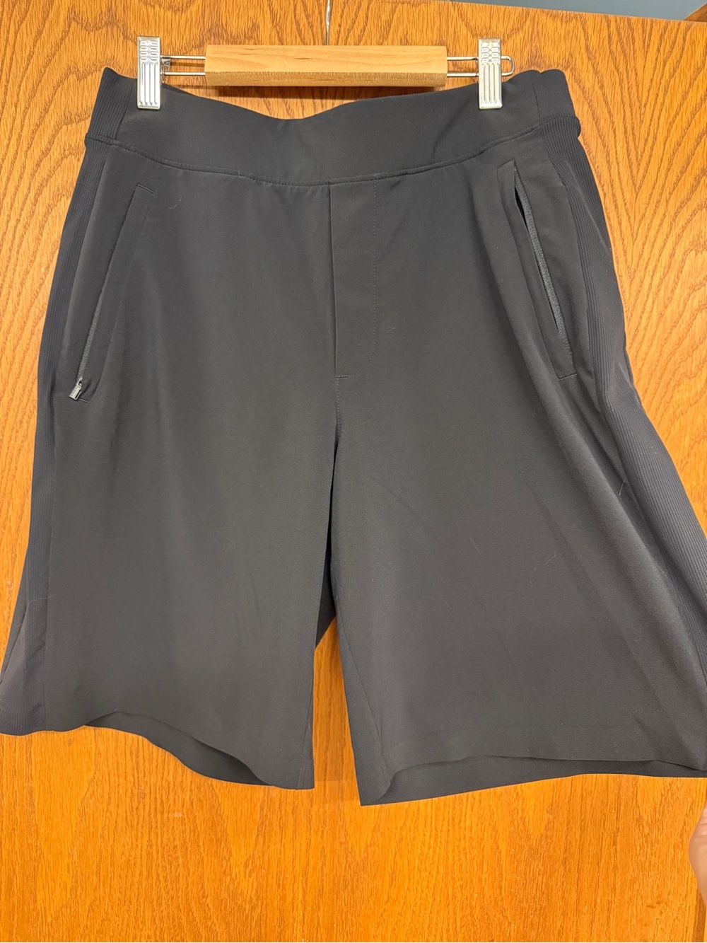 Athleta Black Bermuda Shorts Size 8